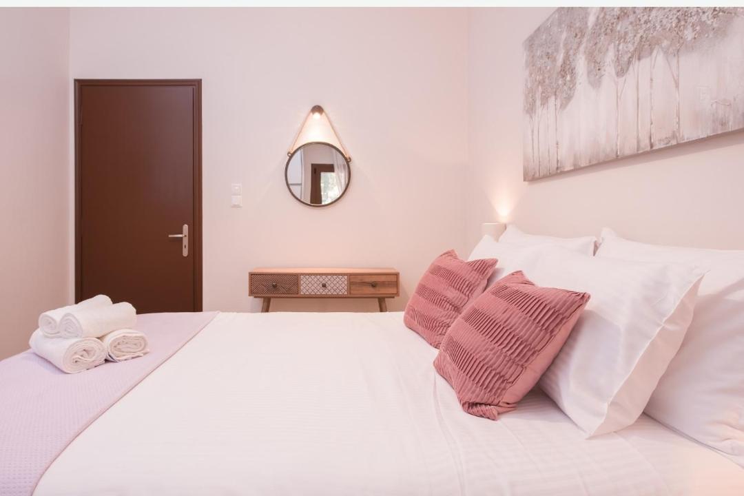 Luxury Moi Apartment In Bafra Village Ioannina Exterior photo